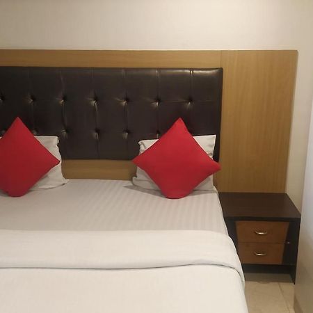 Hotel Palm Star Belapurpada Zewnętrze zdjęcie